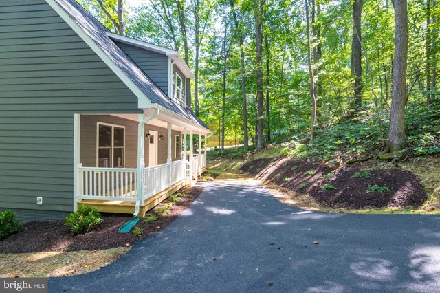 a view of a bench in the balcony