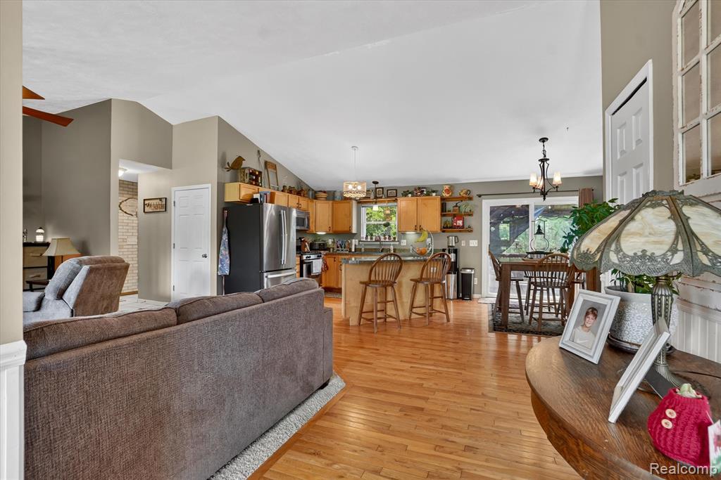 9565 Crofoot Road Fowlerville, MI 48836 - Photo 7 of 63