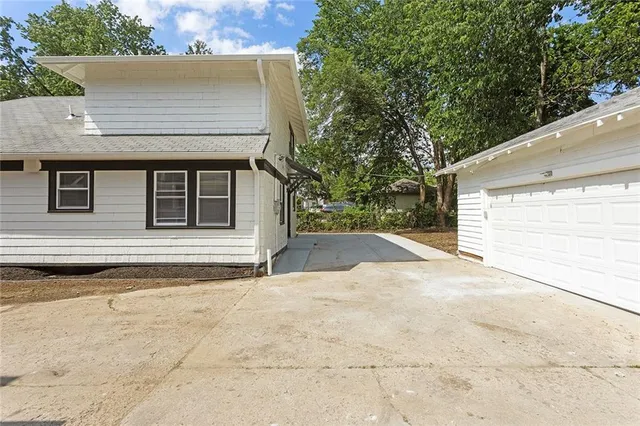 $475,000 | 5339 Rockhill Road, Kansas City, MO 64110