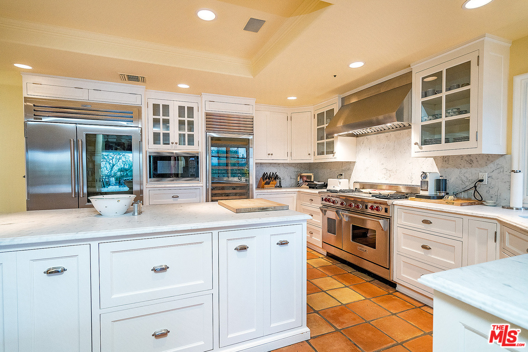 1451 Rutherford Drive Pasadena, CA 91103 - Photo 18 of 34 Gallery Image 18