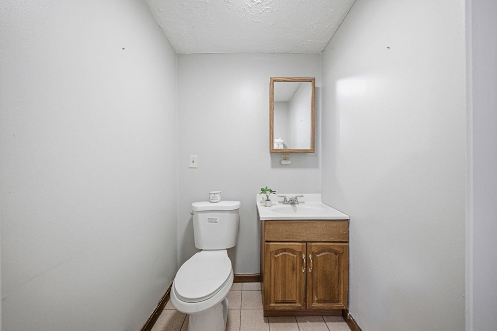 39 Blueberry Hill Road Woburn, MA 01801 - Photo 21 of 31