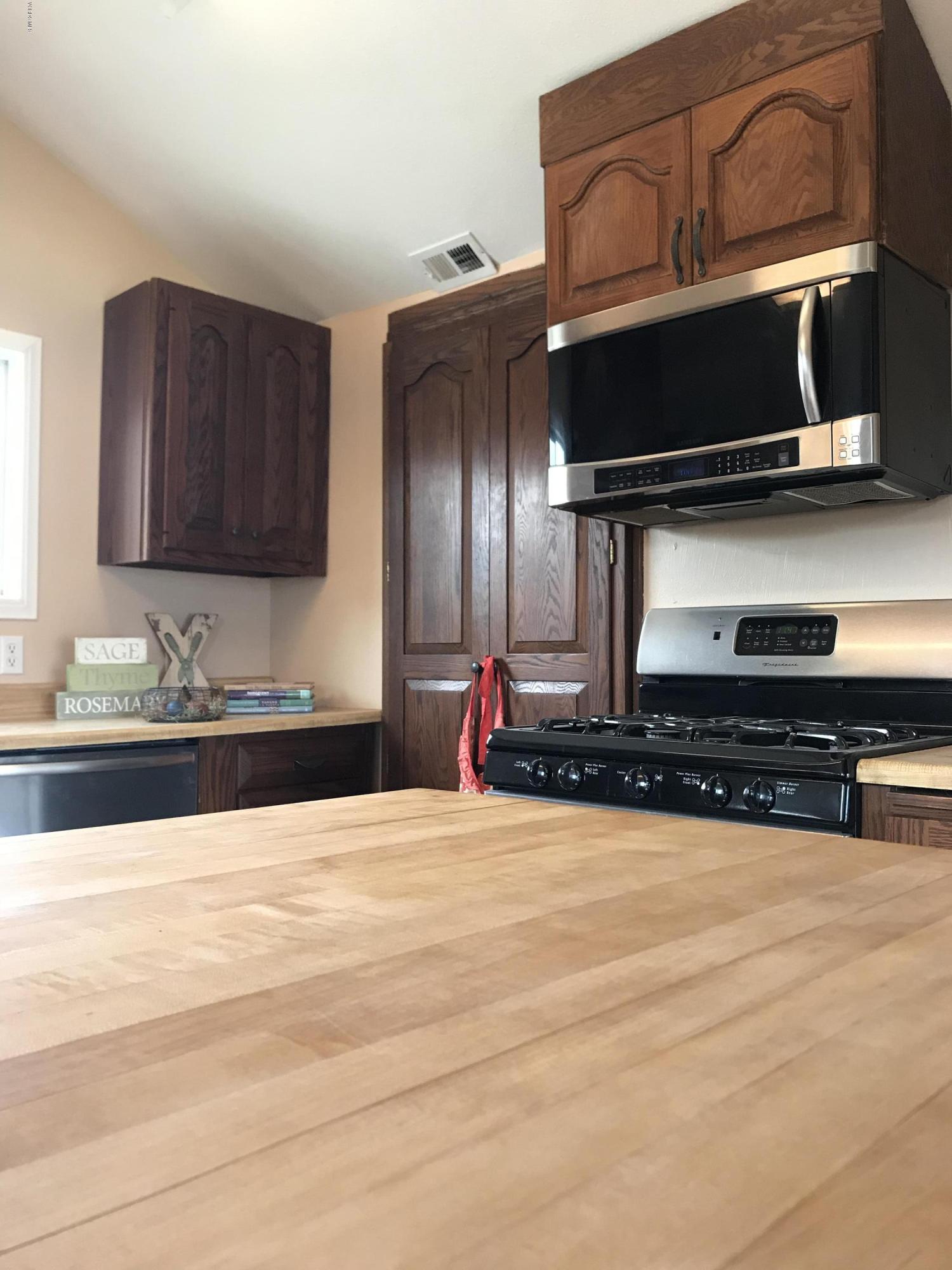 66 Chaparral Road Oak View, CA 93022 - Photo 13 of 49 CBCC7ADB-B1DF-4686-A6FA-6D5E01881518
