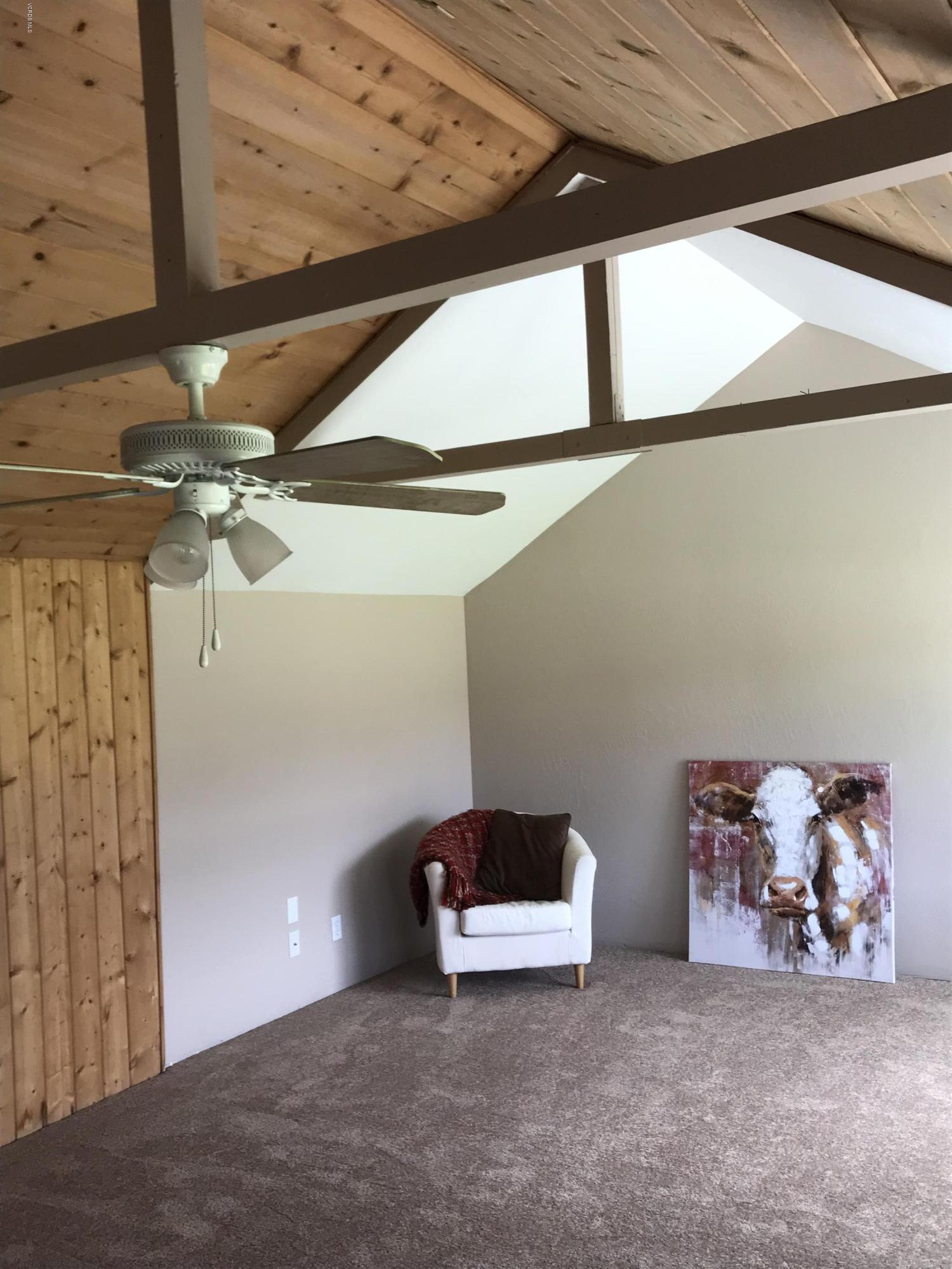66 Chaparral Road Oak View, CA 93022 - Photo 8 of 49 086E1644-6CFF-4A47-9FE8-04D6EF4335E5
