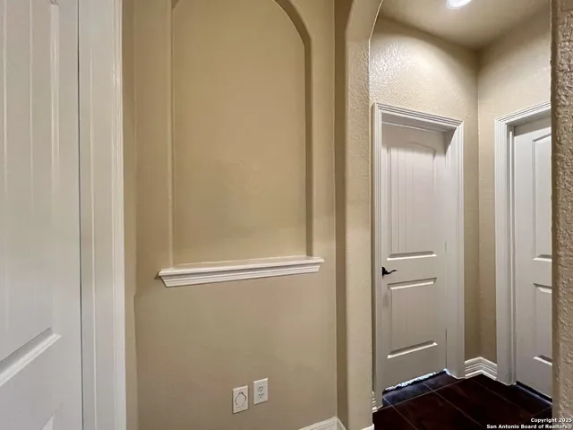 $2,800 | 8123 Poconos Run, San Antonio, TX 78255