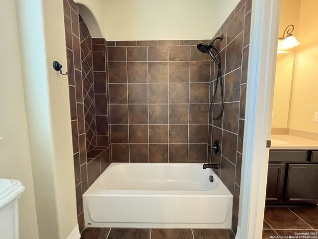 $2,800 | 8123 Poconos Run, San Antonio, TX 78255