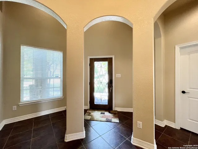 $2,750 | 8123 Poconos Run, San Antonio, TX 78255