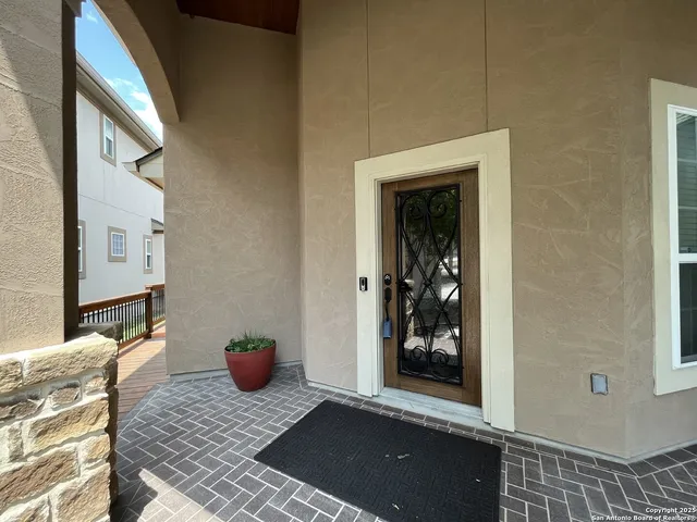 $2,800 | 8123 Poconos Run, San Antonio, TX 78255