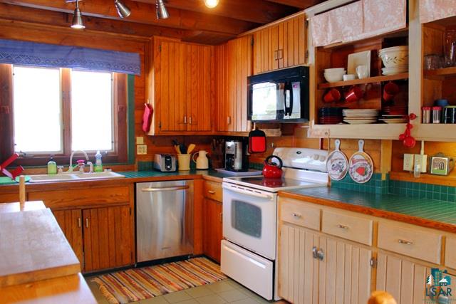 5261 North Tischer Road Duluth, MN 55804 - Photo 4 of 24 Kitchen
