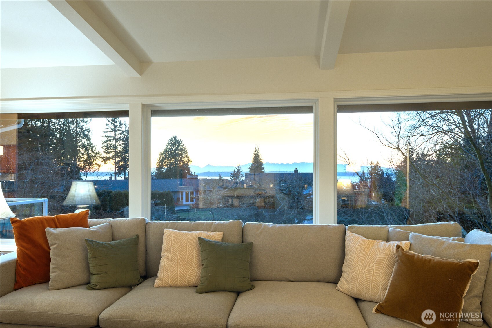 9224 190th Street Southwest Edmonds, WA 98020 - Photo 5 of 39