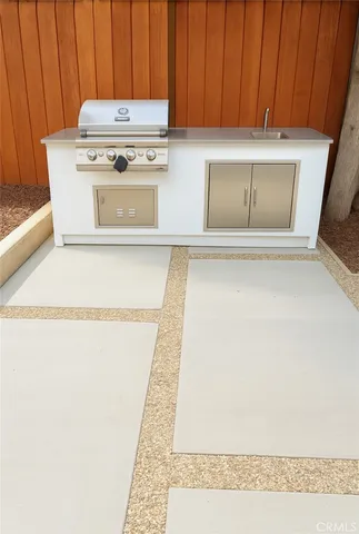 a view of a utility room with washer and dryer