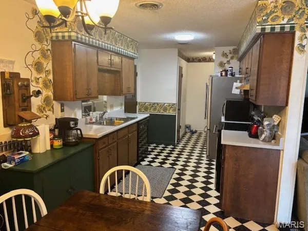 $172,900 | 10 Dement Road, Sikeston, MO 63801