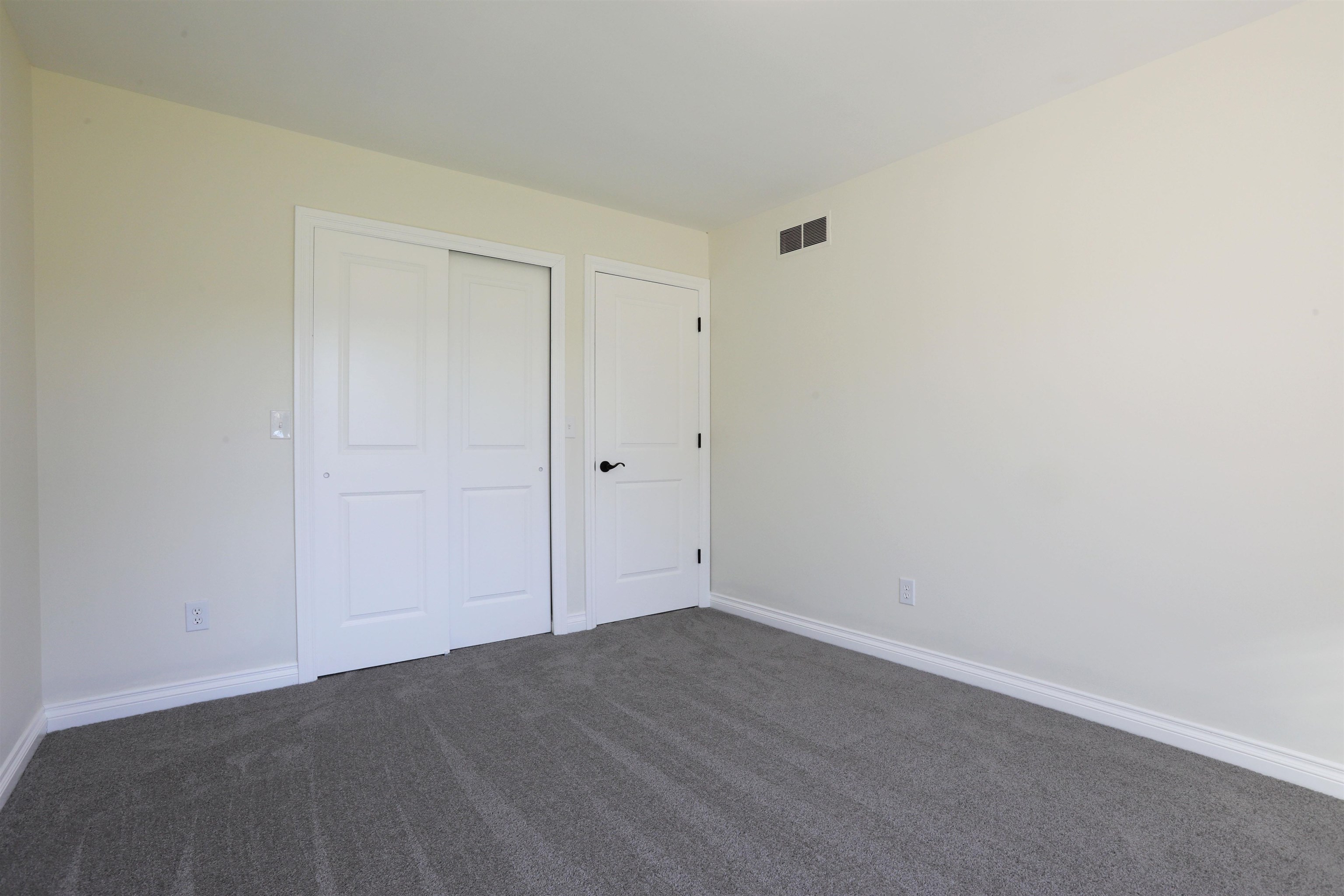 48511 Sugarbush Road New Baltimore, MI 48047 - Photo 34 of 45 50158788-0f242519-e8bf-477b-8607-9aeb6608b265.JPG