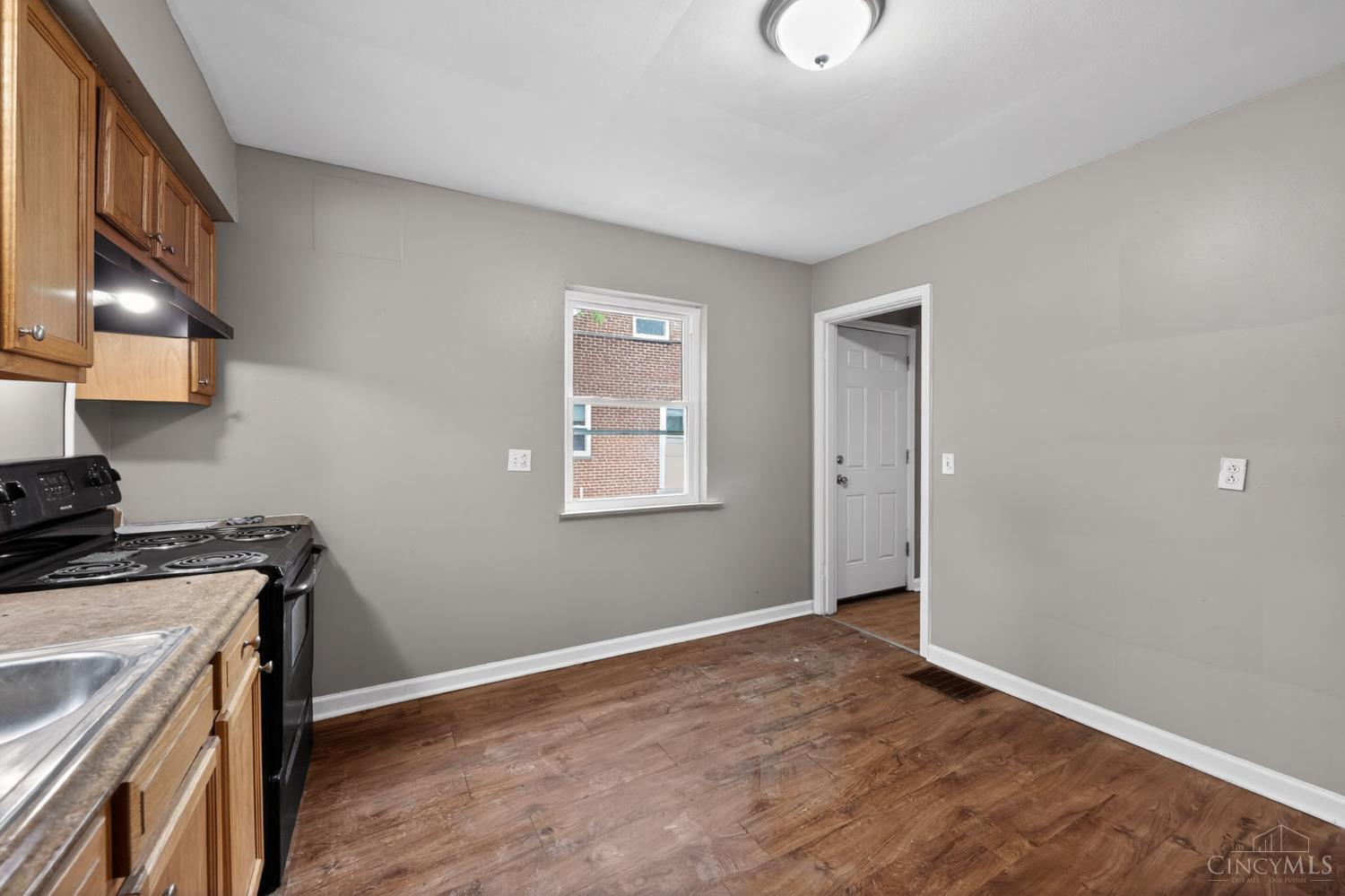 1398 Adams Road Cincinnati, OH 45231 - Photo 15 of 30