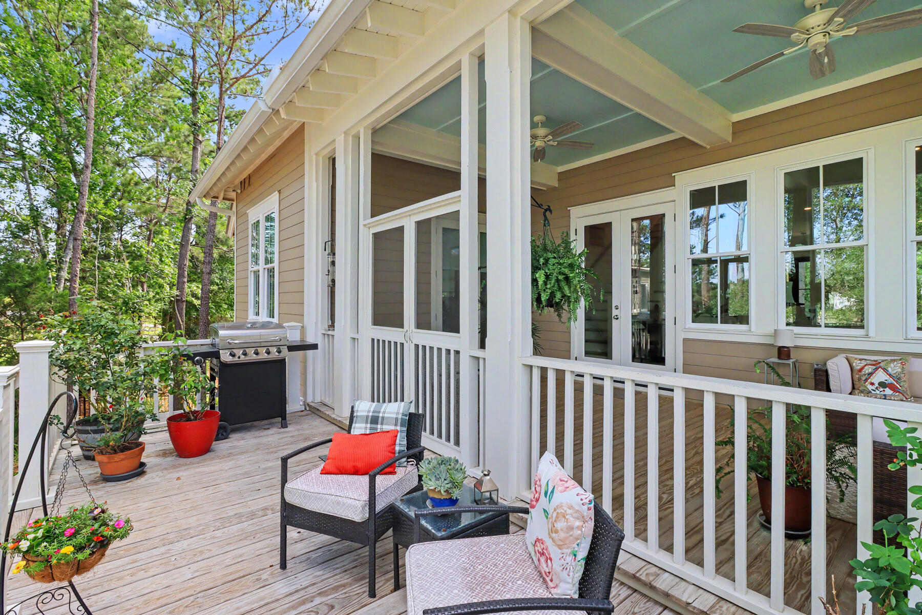 374 Commonwealth Road Mount Pleasant, SC 29466 - Photo 8 of 43