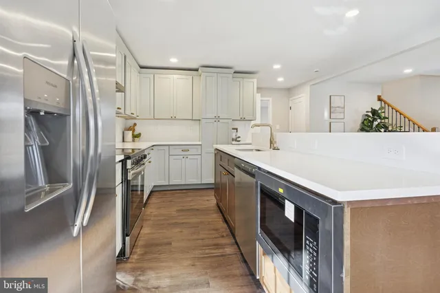 $489,000 | 27 Almond Lane, Levittown, PA 19055