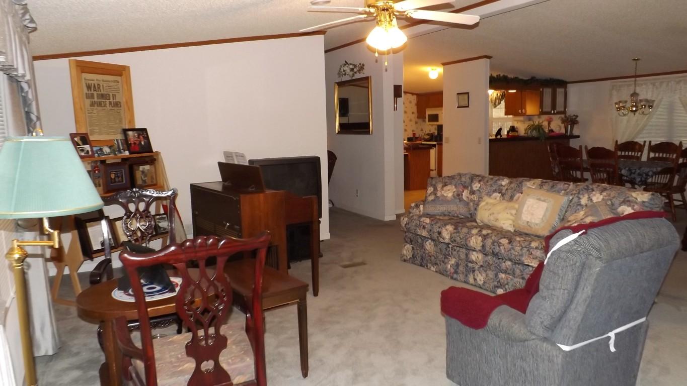 338 Firetower Road Grandview, TN 37337 - Photo 12 of 47 living room (Medium)