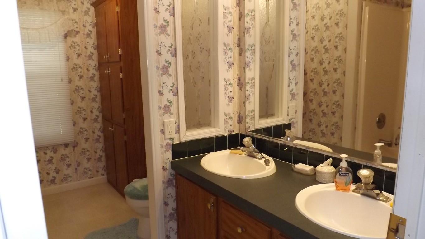 338 Firetower Road Grandview, TN 37337 - Photo 34 of 47 double vanities (Medium)