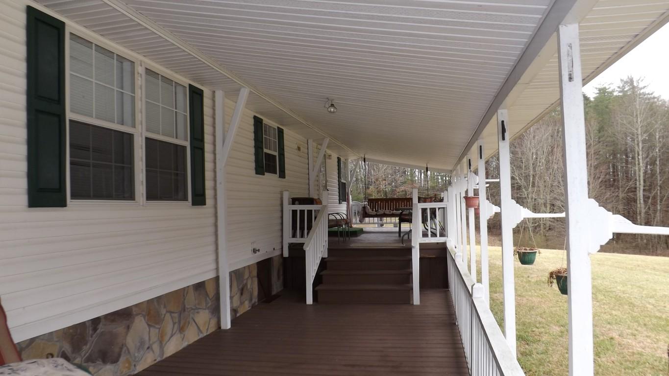 338 Firetower Road Grandview, TN 37337 - Photo 7 of 47 coverd back porch (Medium)