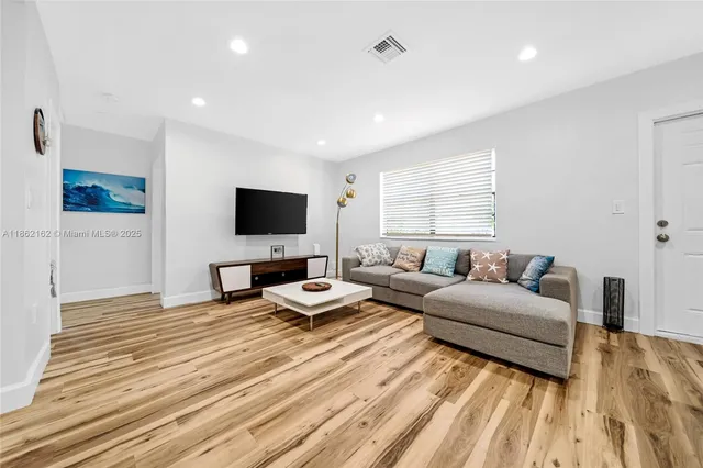 $945,000 | 12075 Northeast 10th Avenue, Biscayne Park, FL 33161