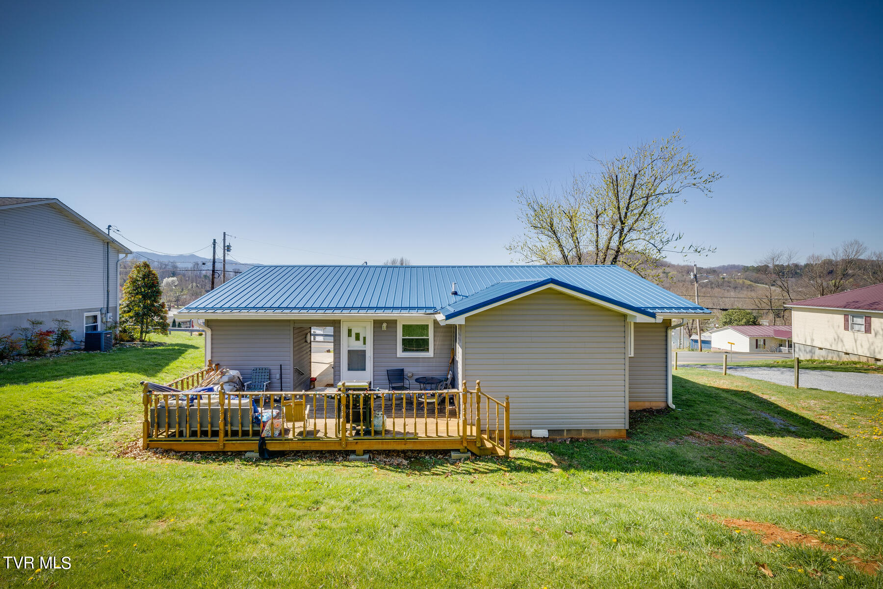 1307 Siam Road Elizabethton, TN 37643 - Photo 22 of 25 022