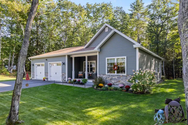 $798,700 | 55 Somerset Place, Topsham, ME 04086