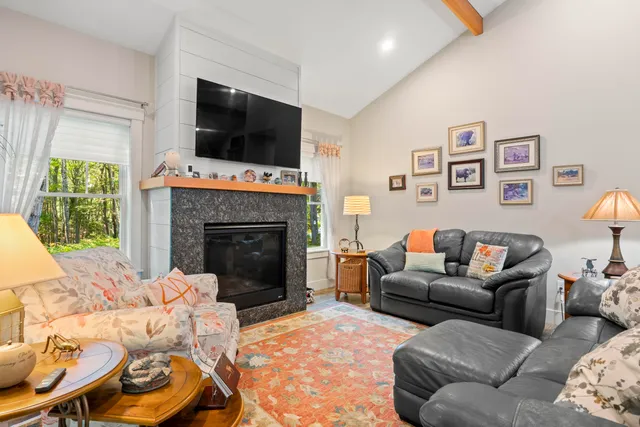 $798,700 | 55 Somerset Place, Topsham, ME 04086