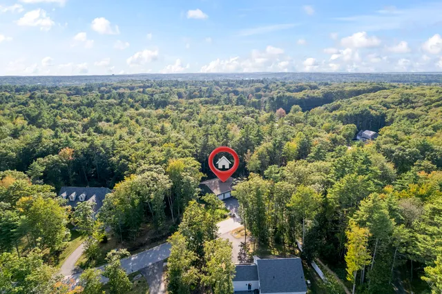 $798,700 | 55 Somerset Place, Topsham, ME 04086