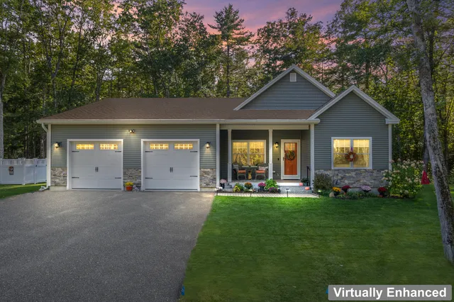 $798,700 | 55 Somerset Place, Topsham, ME 04086