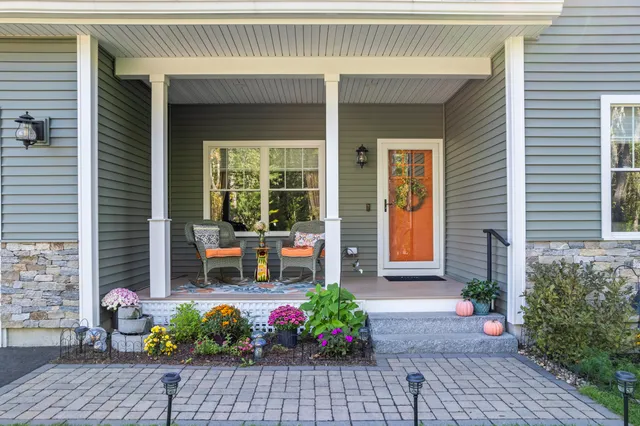 $798,700 | 55 Somerset Place, Topsham, ME 04086