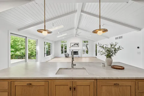 $1,795,000 | 853 Sauganash Drive, Fontana, WI 53125