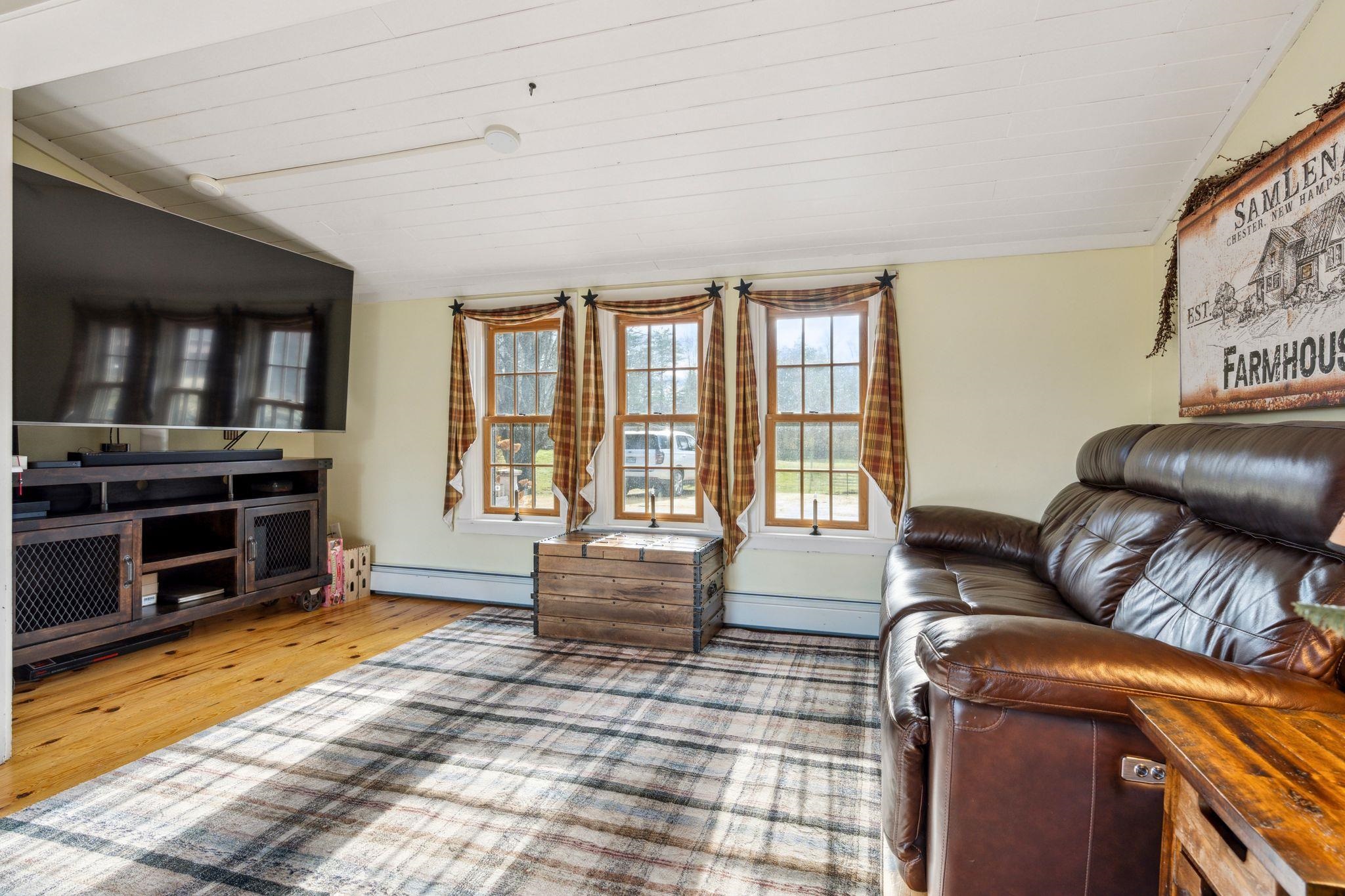 374 Derry Road Chester, NH 03036 - Photo 10 of 39