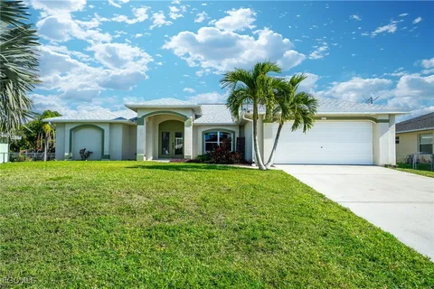 $319,900 | 2517 Southwest 11th Court, Cape Coral, FL 33914