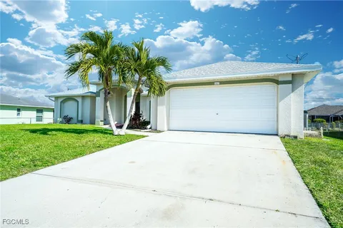 $319,900 | 2517 Southwest 11th Court, Cape Coral, FL 33914