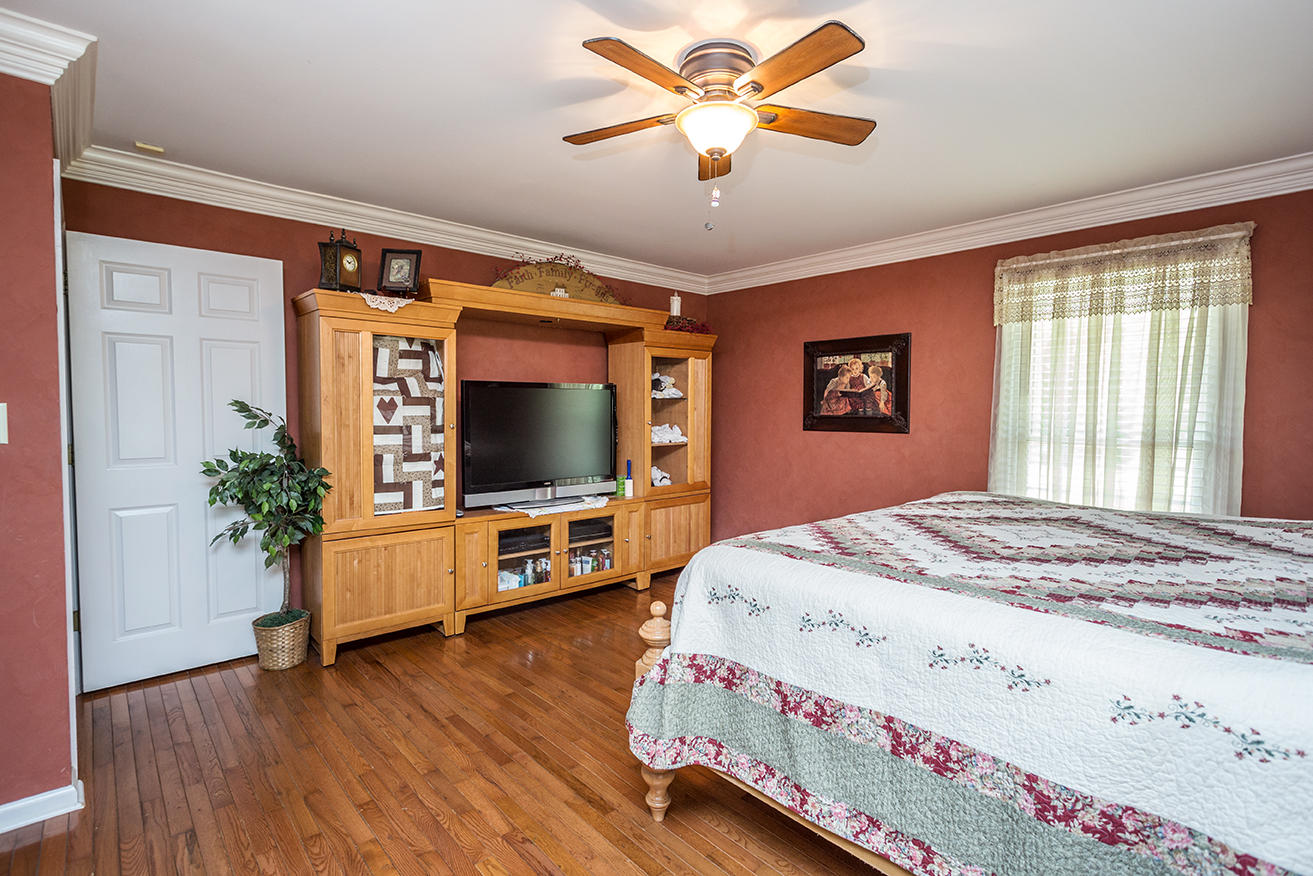 1387 South No Pone Valley Road Decatur, TN 37322 - Photo 23 of 58 IMG_6360
