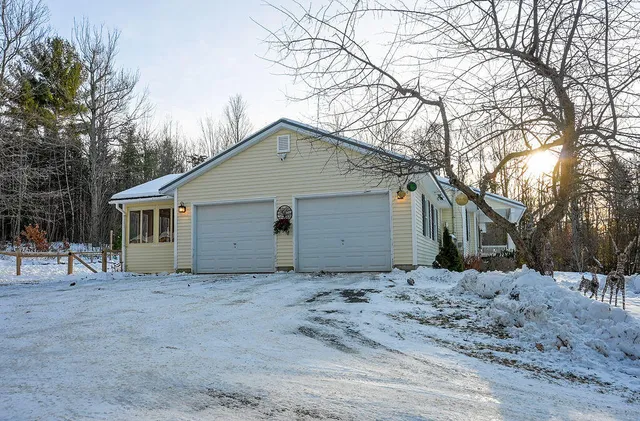 $579,000 | 107 Mt Vista Drive, Sidney, ME 04330