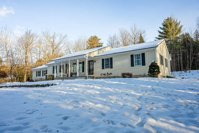 $579,000 | 107 Mt Vista Drive, Sidney, ME 04330