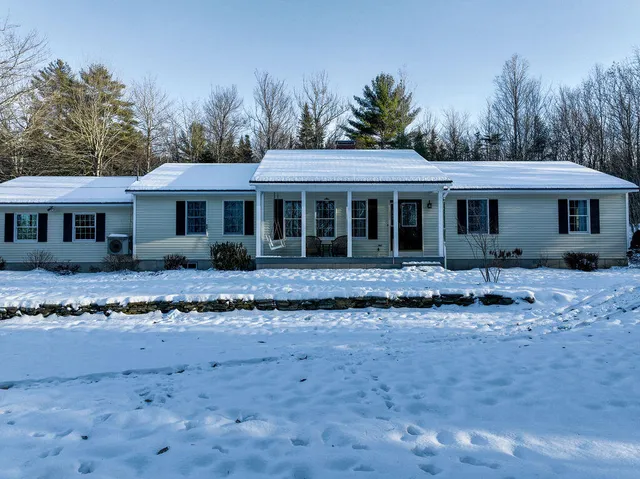 $579,000 | 107 Mt Vista Drive, Sidney, ME 04330