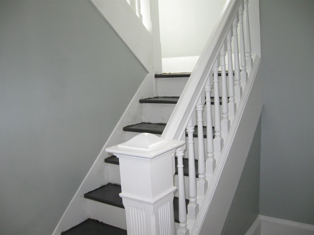 12 Alderman Street Springfield, MA 01108 - Photo 16 of 27 a view of entryway