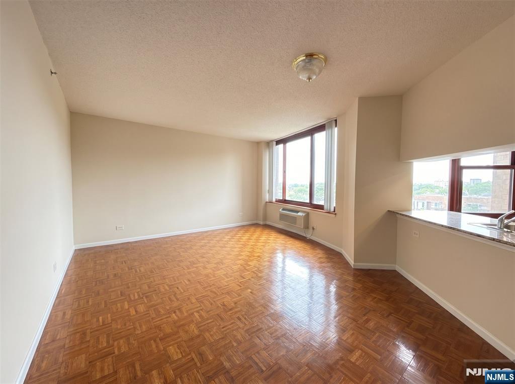 100 Old Palisade Road, Unit 2201 Fort Lee, NJ 07024 - Photo 5 of 17