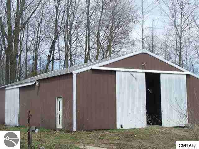7390 North Winans Road Alma, MI 48801 - Photo 3 of 9 1774043-2.JPG