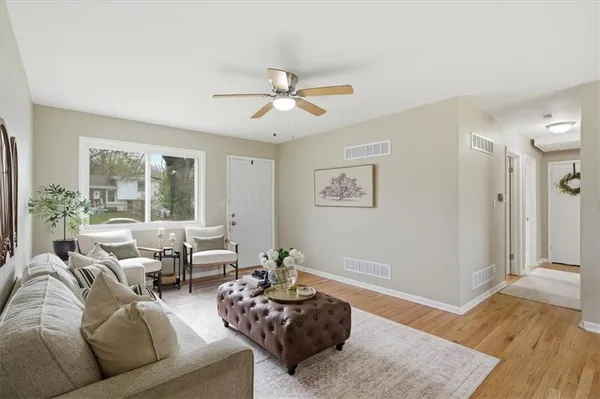 $280,000 | 5200 South Delaware Avenue, Independence, MO 64055