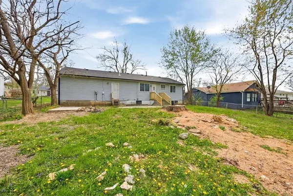 $280,000 | 5200 South Delaware Avenue, Independence, MO 64055