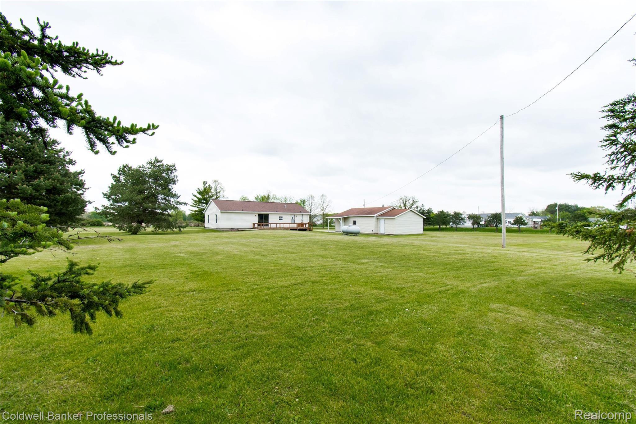 8471 Cook Road Swartz Creek, MI 48473 - Photo 37 of 37 8471CookRd-034.jpg