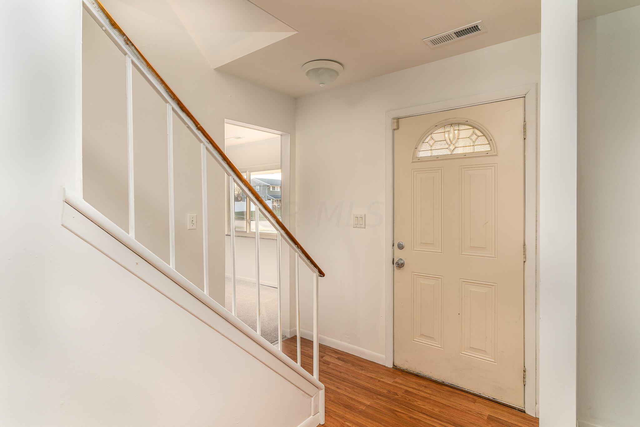 5286 Edgeview Road Columbus, OH 43207 - Photo 5 of 25 FF932F33-BF5A-4376-8855-28C9099A8895
