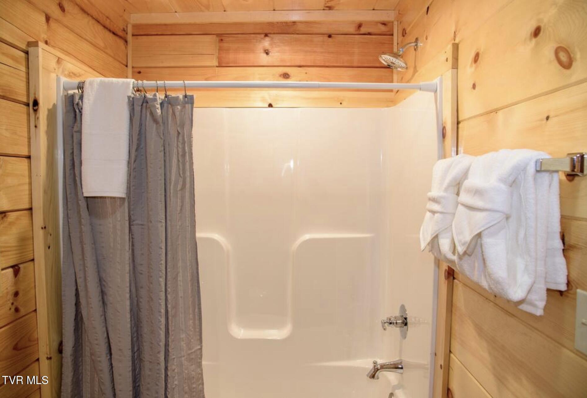 834 String Run Way Pigeon Forge, TN 37862 - Photo 27 of 65 IMG_9410