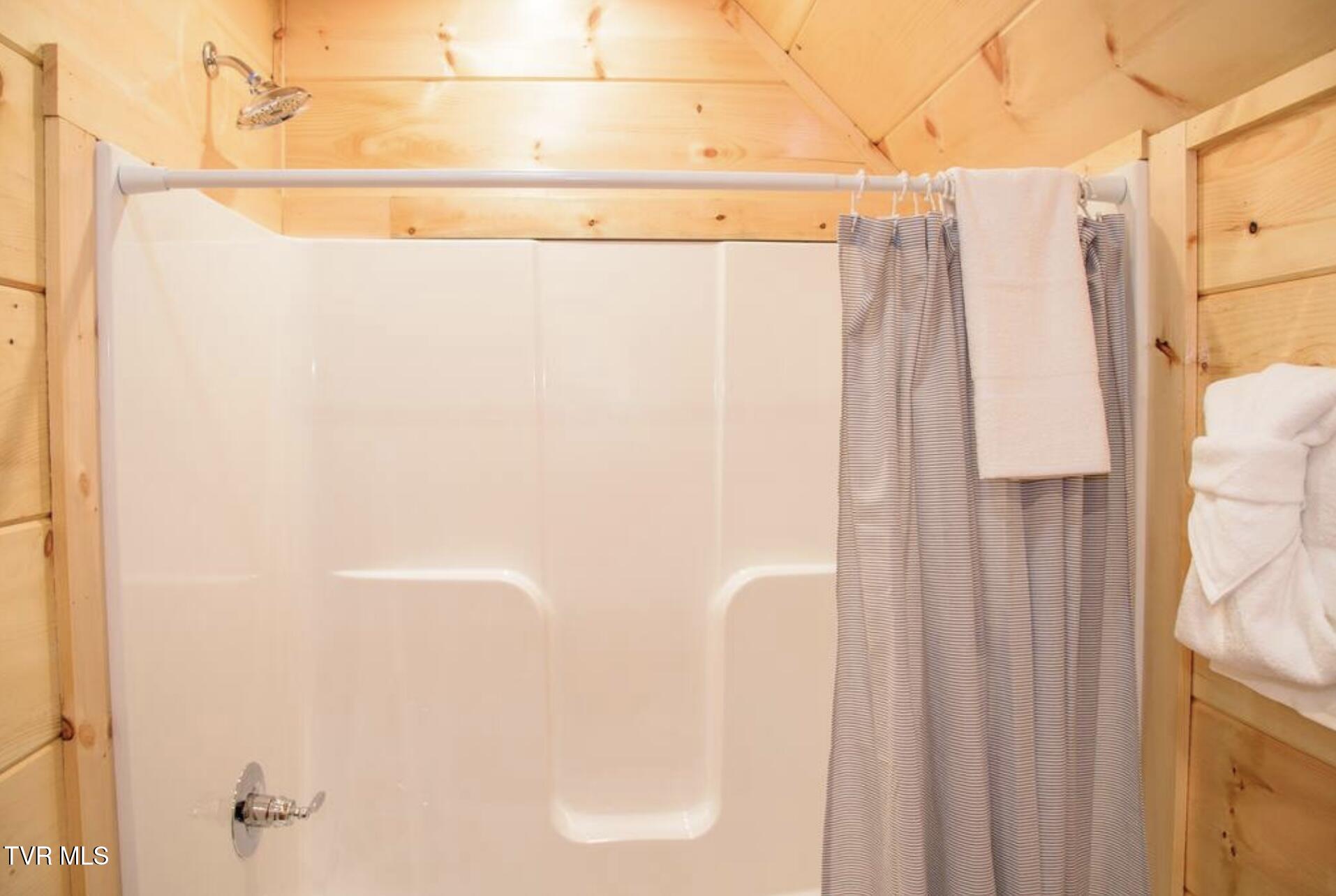 834 String Run Way Pigeon Forge, TN 37862 - Photo 33 of 65 IMG_9415