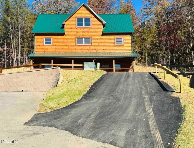 $1,499,999 | 834 String Run Way, Pigeon Forge, TN 37862