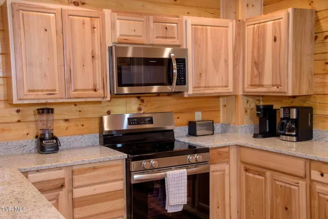 $1,499,999 | 834 String Run Way, Pigeon Forge, TN 37862