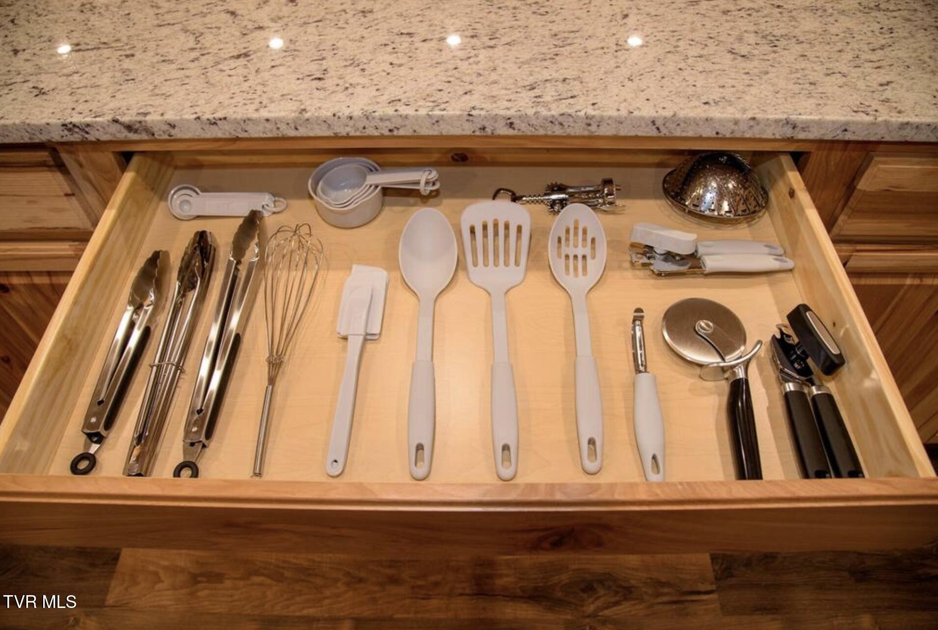 834 String Run Way Pigeon Forge, TN 37862 - Photo 10 of 65 IMG_9389