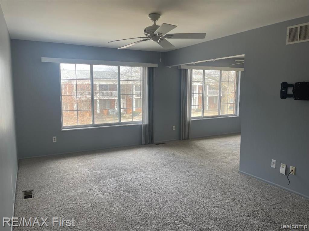 29268 Hoover Road, Unit 268 Warren, MI 48093 - Photo 4 of 15